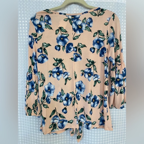 NWT Twelvemonths mauve 3/4 sleeve with floral print, knot tie in front, size L - Picture 5 of 5